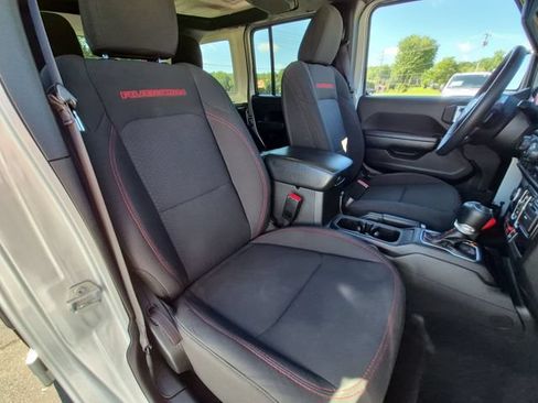 Used 2023 Jeep Wrangler Unlimited Rubicon AWD/4WD image 34