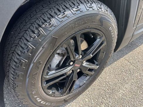 Used 2022 GMC Terrain AT4 w/ Infotainment Package II image 3