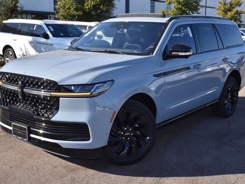 New 2025 Lincoln Navigator Reserve w/ Jet Appearance Package image 12