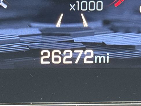 Used 2025 Chevrolet Suburban Z71 image 22