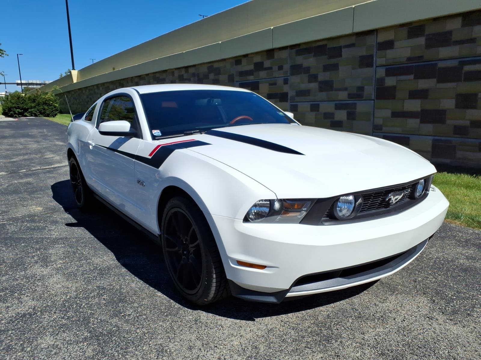 Used 2011 Ford Mustang GT Premium w/ Brembo Brake Pkg RWD image 2