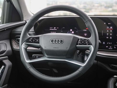 Used 2025 Audi Q5 Premium w/ Convenience Package AWD/4WD image 15