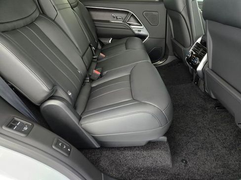 New 2026 Land Rover Range Rover Long Wheelbase SE AWD/4WD image 17