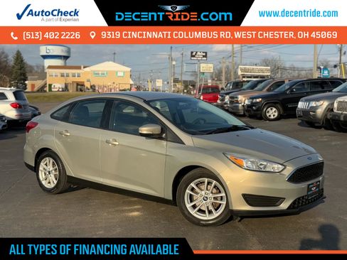 Used 2015 Ford Focus SE image 1