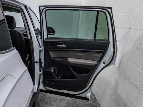 Used 2023 Volkswagen Atlas SEL Premium image 21