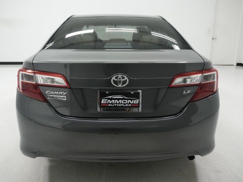 Used 2012 Toyota Camry LE image 5
