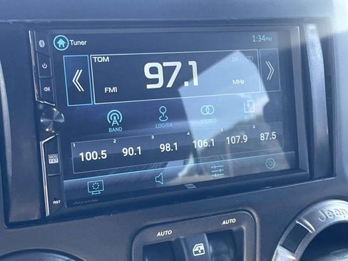 Used 2012 Jeep Wrangler Unlimited Sport image 16