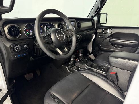 Used 2023 Jeep Wrangler Unlimited w/ Cold Weather Group AWD/4WD image 14