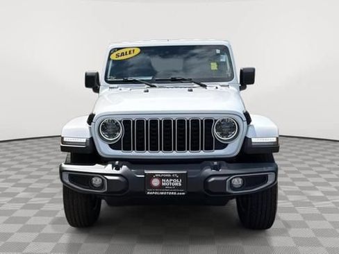 Used 2024 Jeep Wrangler Unlimited Sahara AWD/4WD image 8