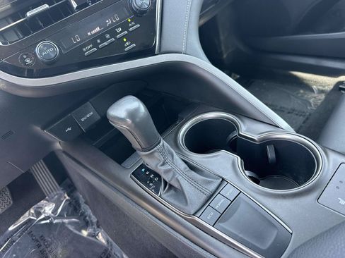 Used 2024 Toyota Camry SE w/ Cold Weather Package FWD image 15