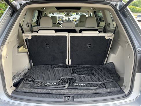 Certified 2024 Volkswagen Atlas SEL Premium R-Line AWD/4WD image 29