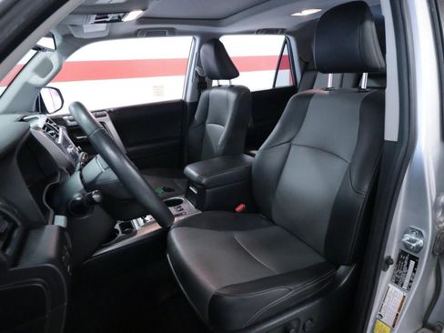Used 2020 Toyota 4Runner SR5 Premium w/ Moonroof Package RWD image 8