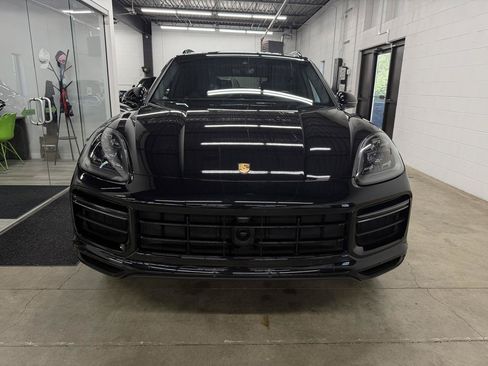 Used 2021 Porsche Cayenne Turbo AWD/4WD image 2