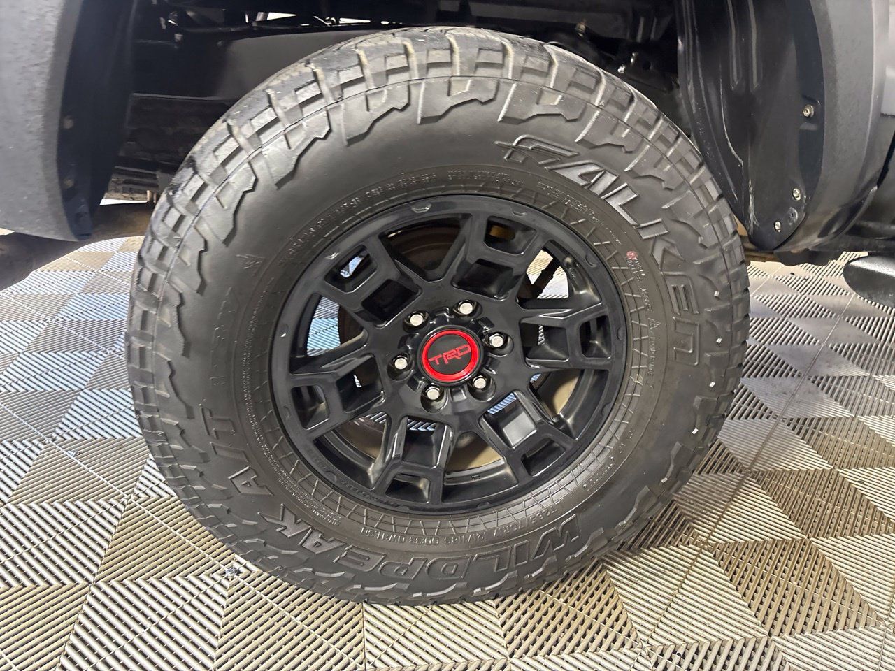 Used 2021 Toyota Tacoma TRD Off-Road w/ TRD Premium Off Road Package AWD/4WD image 34