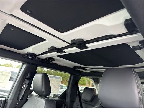 New 2025 Ford Bronco Badlands image 28