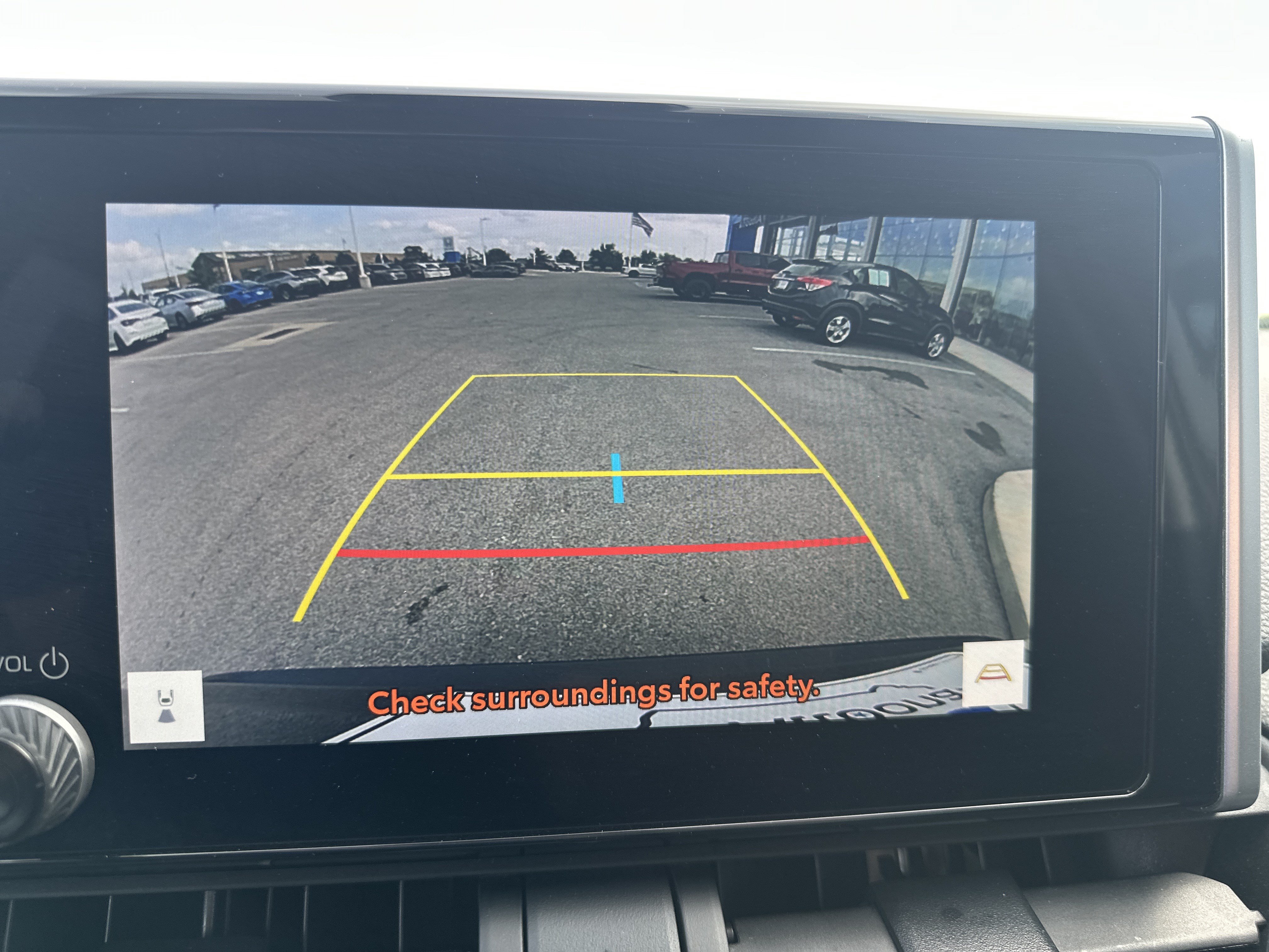 Used 2025 Toyota RAV4 XLE AWD/4WD image 18