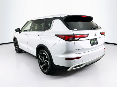 Used 2024 Mitsubishi Outlander SE AWD/4WD image 5