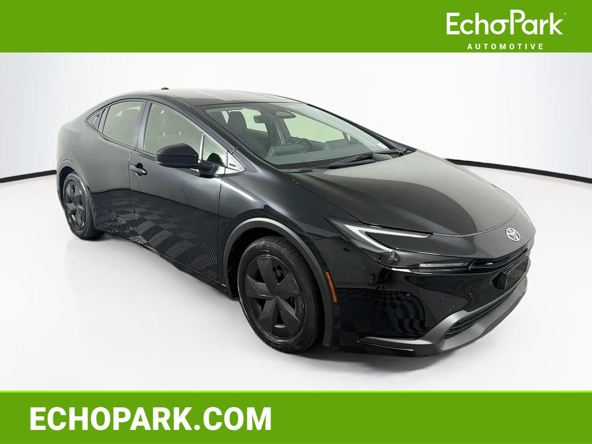 Used 2025 Toyota Prius LE FWD image 1