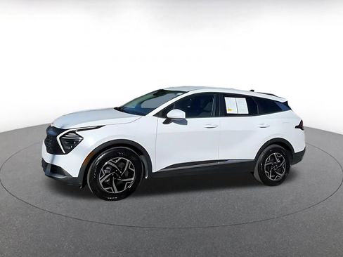 Used 2025 Kia Sportage LX image 8