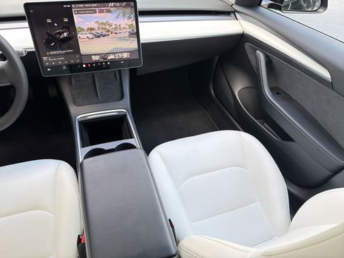 Used 2022 Tesla Model 3 Long Range AWD/4WD image 26