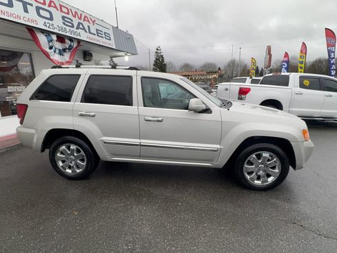 Used 2009 Jeep Grand Cherokee Overland image 4
