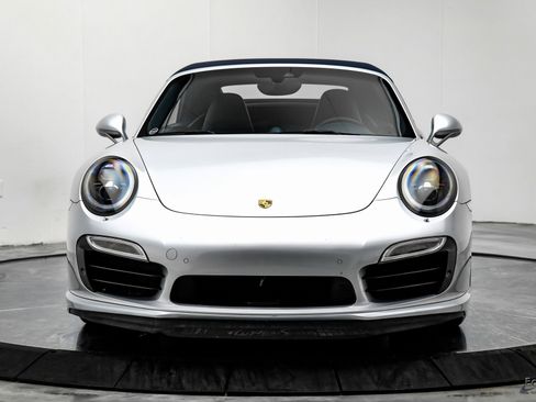 Used 2015 Porsche 911 Turbo S image 31