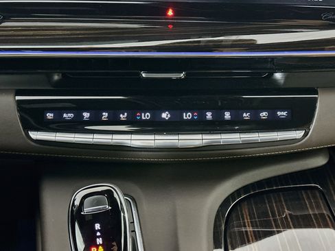 Used 2023 Cadillac Escalade Premium Luxury RWD image 24