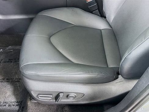 Certified 2025 Toyota Grand Highlander FWD image 18