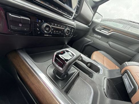 Certified 2025 Chevrolet Silverado 1500 High Country w/ Technology Package AWD/4WD image 22