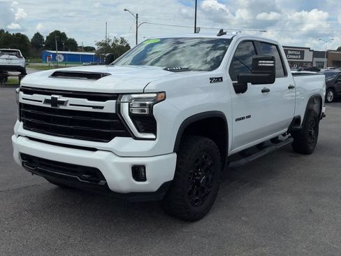 Used 2024 Chevrolet Silverado 2500 LT w/ Z71 Sport Edition AWD/4WD image 2
