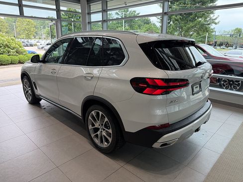 New 2026 BMW X5 xDrive50e AWD/4WD image 4