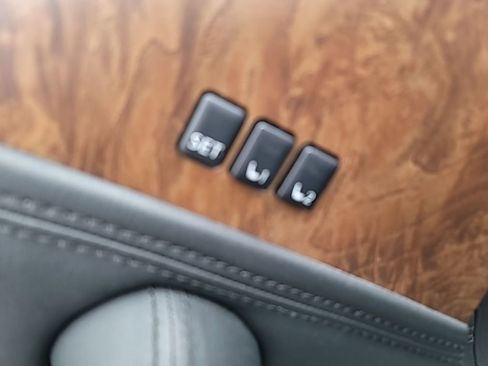 Used 2024 Nissan Armada SL image 14