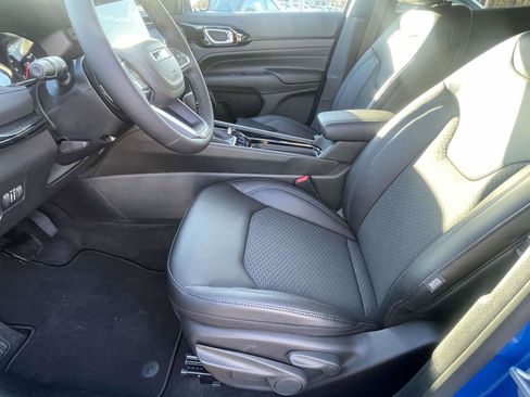 New 2026 Jeep Compass Latitude image 7