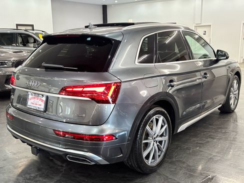 Used 2022 Audi Q5 e Prestige w/ Prestige Package image 11