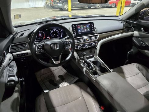 Used 2018 Honda Accord Touring image 29
