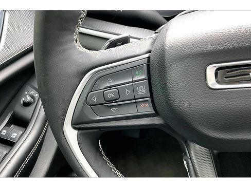 Certified 2024 Jeep Grand Cherokee L Altitude AWD/4WD image 27