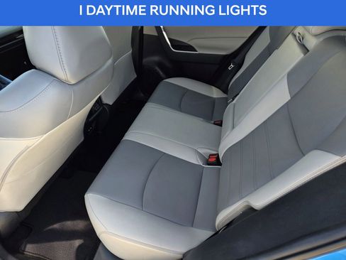 Used 2021 Toyota RAV4 XLE Premium image 17