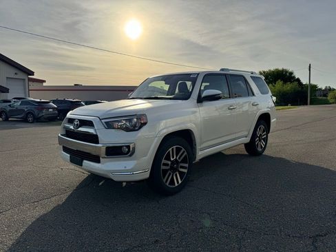 Used 2016 Toyota 4Runner Limited AWD/4WD image 11