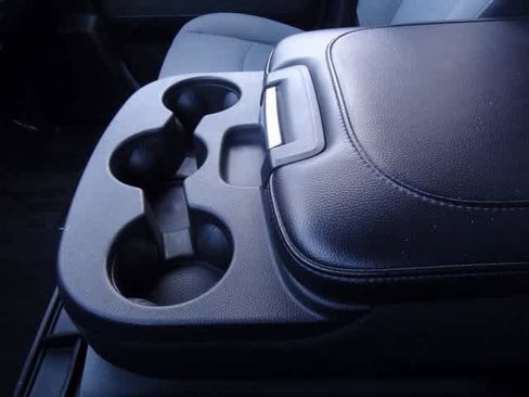 Used 2022 RAM 1500 Classic SLT image 28