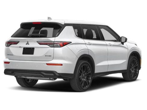 New 2026 Mitsubishi Outlander LE FWD image 32