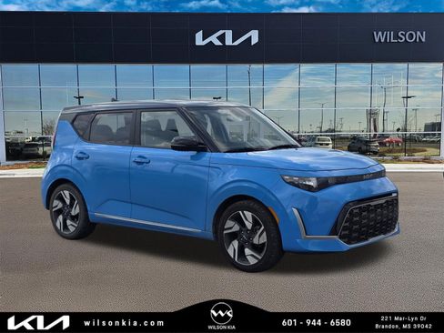 Used 2023 Kia Soul GT-Line FWD image 1