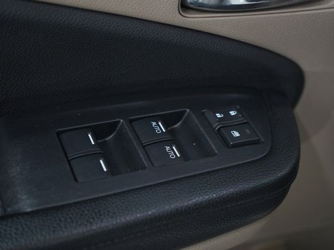 Used 2016 Honda Pilot Touring image 25