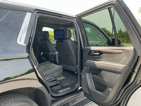 Used 2025 Chevrolet Tahoe High Country AWD/4WD image 21