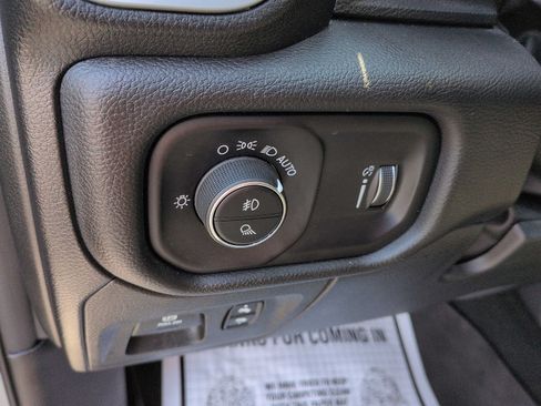 Used 2022 RAM 1500 Big Horn AWD/4WD image 16