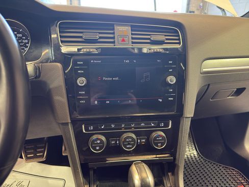 Used 2018 Volkswagen GTI Autobahn FWD image 18