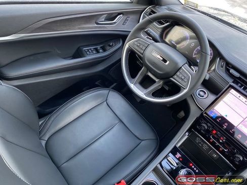 New 2025 Jeep Grand Cherokee Limited image 22