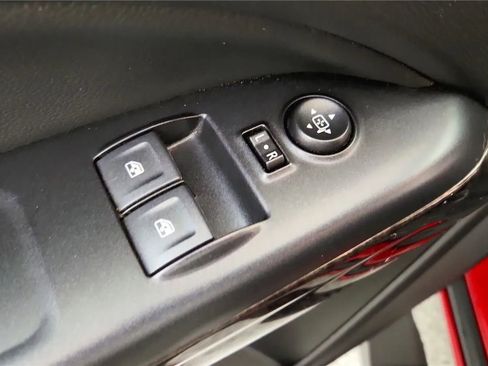 Used 2020 GMC Canyon SLE w/ Elevation Edition image 30