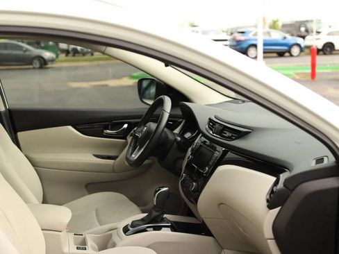 Used 2021 Nissan Rogue Sport SV FWD image 50