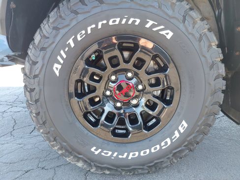 Certified 2018 Toyota Tacoma TRD Pro AWD/4WD image 12