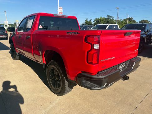 Used 2020 Chevrolet Silverado 1500 Custom Trail Boss w/ Custom Convenience Package AWD/4WD image 3